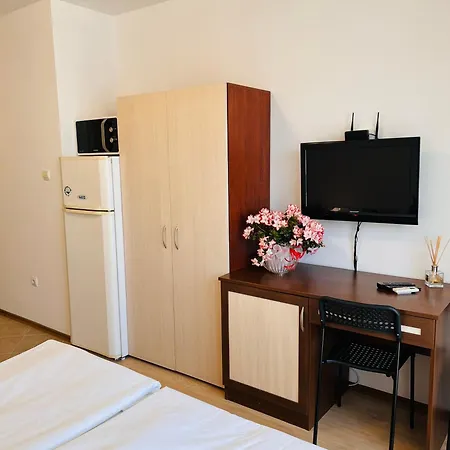 Flora Park Apartment